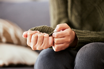 5 Causes Of Dry Cracked Hands